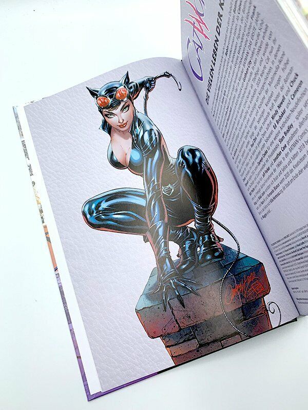 DC Celebration - Catwoman (Deluxe Edition)